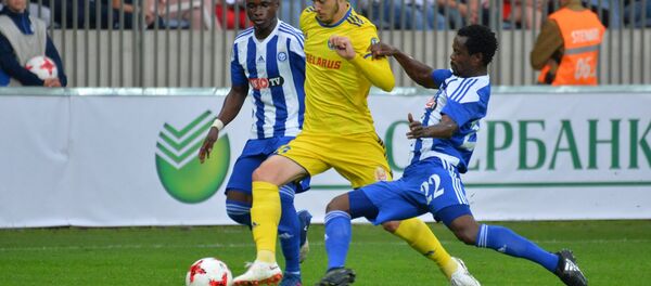 Игровой момент матча в Борисове - Sputnik Беларусь