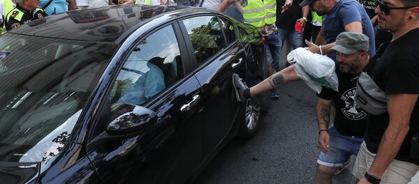 Нападения на Uber и Cabify в Барселоне - Sputnik Беларусь
