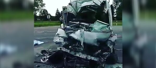 Погибла вся семья: видео с места жуткого ДТП в Каменецком районе - Sputnik Беларусь