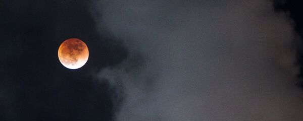 Суперлуние и полное лунное затмение - Sputnik Беларусь