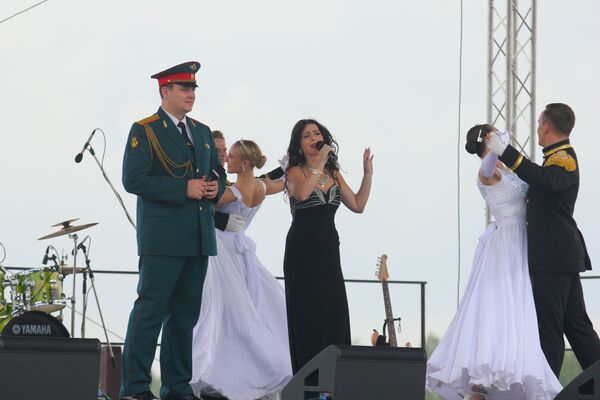 Гостей ожидал и праздничный концерт - Sputnik Беларусь