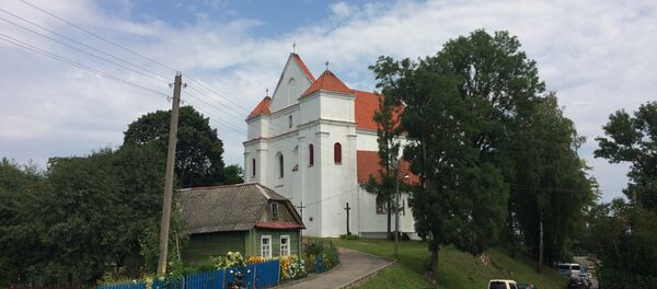 Фарны касцёл у Наваградку - Sputnik Беларусь