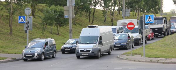 Затор возле просевшего моста в Лошице - Sputnik Беларусь