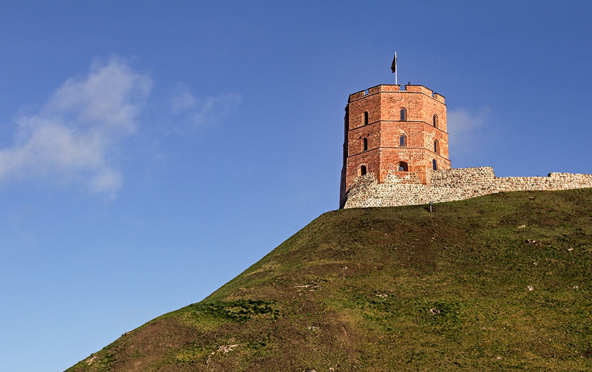 Башня гедимина в вильнюсе фото