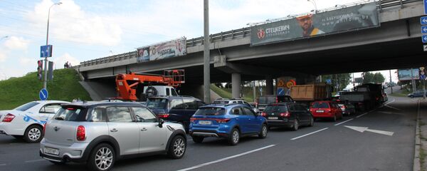 Спецавтомобили возле поврежденного моста на МКАД - Sputnik Беларусь