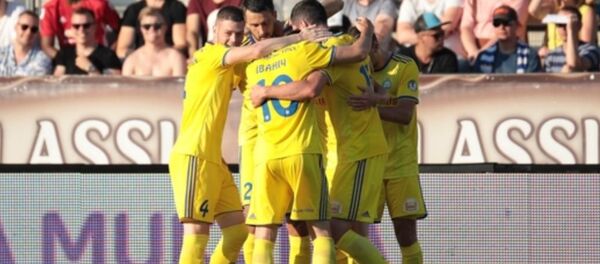 Футболисты БАТЭ в гостевом матче против ХИКа Футболисты БАТЭ в гостевом матче против ХИКа - Sputnik Беларусь