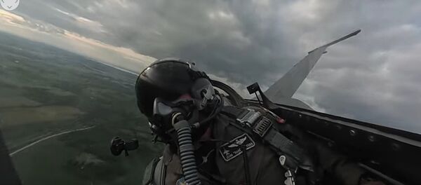 Панорама из кабины истребителя F-16 - Sputnik Беларусь