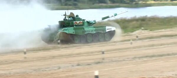 Танковый биатлон на полигоне Алабино в Подмосковье - Sputnik Беларусь