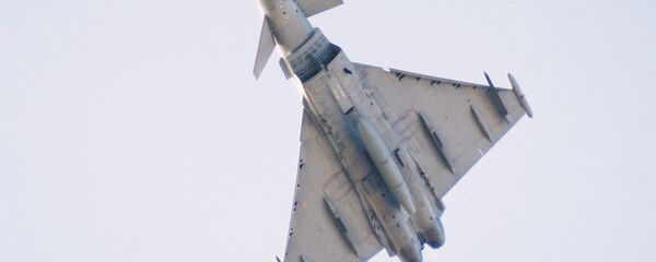 Истребитель Eurofighter Typhoon 2000 Истребитель Eurofighter Typhoon 2000 - Sputnik Беларусь