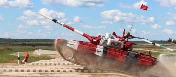 Танкавы біятлон: лепш на спаборніцтвах высветліць, чыя армія мацней Танкавы біятлон: лепш на спаборніцтвах высветліць, чыя армія мацней - Sputnik Беларусь