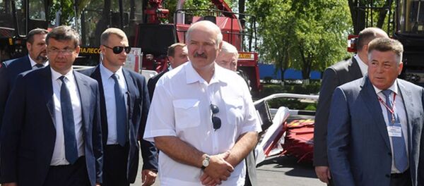 Президент Беларуси Александр Лукашенко посещает Гомсельмаш - Sputnik Беларусь