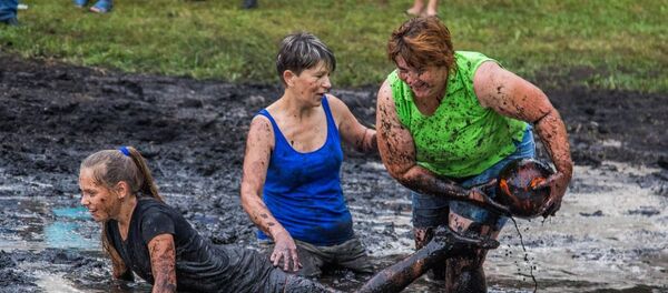 Болотобол на Августовском канале - Sputnik Беларусь