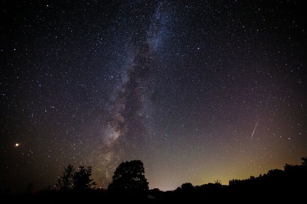 Зорнае неба, якое назіраецца ў Краснадарскім краі падчас метэорнага патоку Персеіды. - Sputnik Беларусь