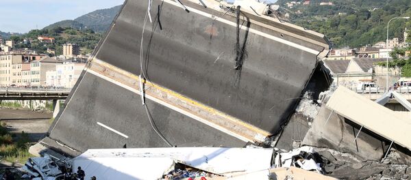 Пролет моста обрушился в Генуе Пролет моста обрушился в Генуе - Sputnik Беларусь