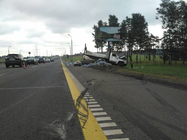 Водитель в результате ДТП не пострадал  - Sputnik Беларусь