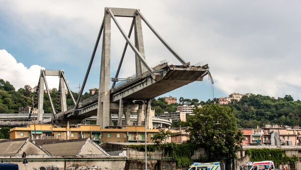 Автомобильный мост обрушился в Генуе - Sputnik Беларусь