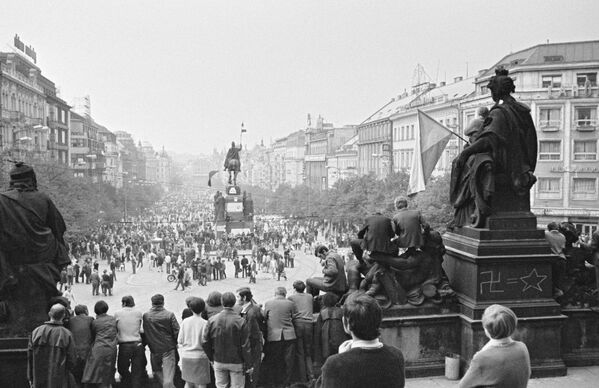 Пятьдесят лет назад, в ночь на 21 августа 1968 года, войска стран — участниц Варшавского договора были введены в Чехословакию. - Sputnik Беларусь