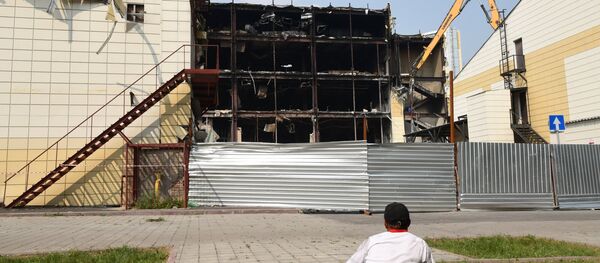 Снос здания ТЦ Зимняя вишня в Кемерово - Sputnik Беларусь
