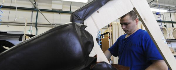 Участок обивки на мебельной фабрике  - Sputnik Беларусь