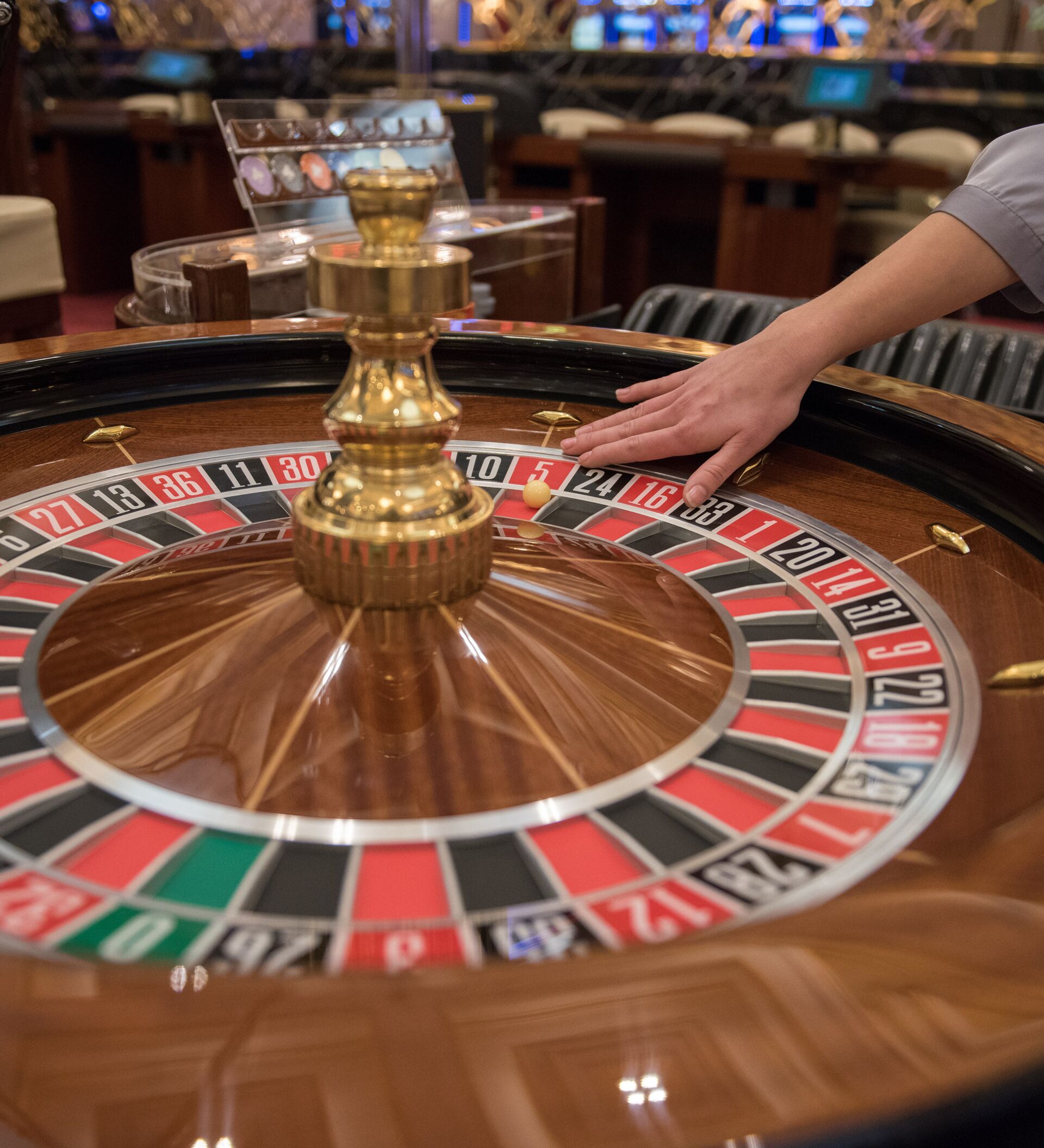 Работа в сфере казино игры автоматы казино на реальные деньги