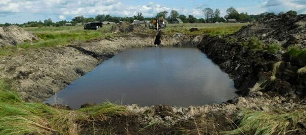 Рабочего засыпало землей в траншее в Березинском районе - Sputnik Беларусь