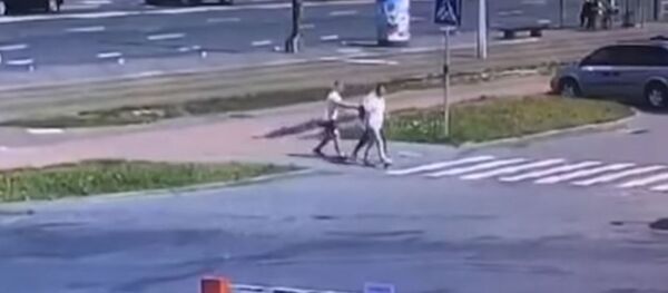 Кража 50 тыс. евро из рюкзака в Минске - Sputnik Беларусь