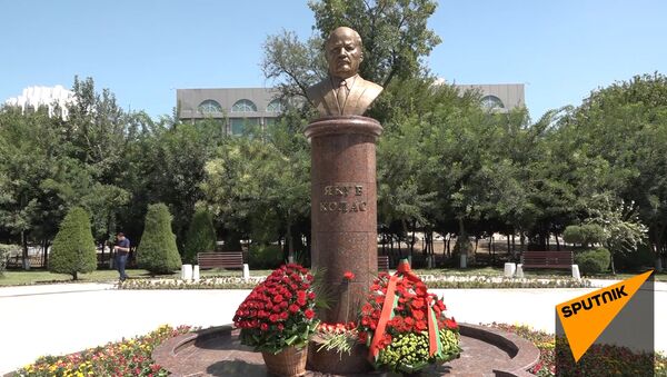 Памятник Якубу Коласу открыли в Ташкенте - Sputnik Беларусь