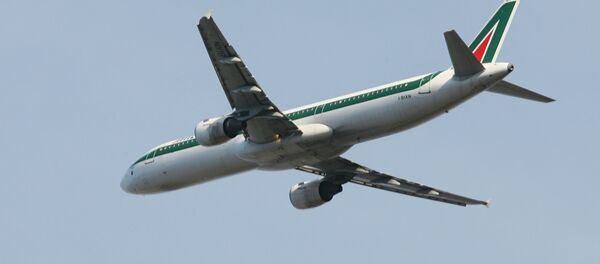 Airbus A321-100 итальянской авиакомпании Alitalia - Sputnik Беларусь