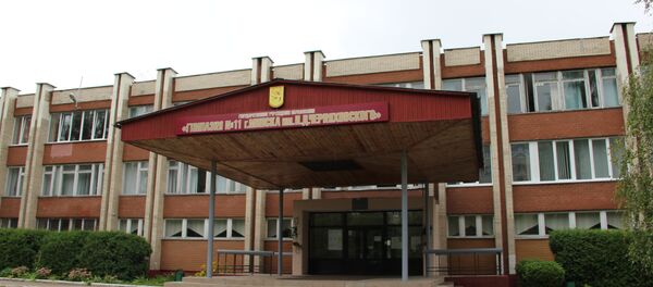 В первый день приема документов в первый класс минской гимназии №11 ажиотажа не наблюдалось, не было его и в последний день - Sputnik Беларусь