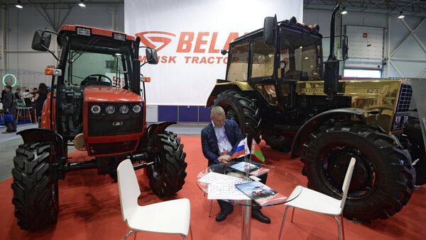 Тракторы ОАО МТЗ на Международной выставке технологического развития Технопром-2018 - Sputnik Беларусь