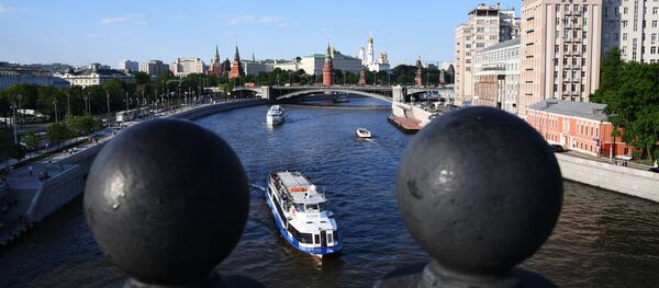 Туристические теплоходы на Москве-реке, архивное фото - Sputnik Беларусь