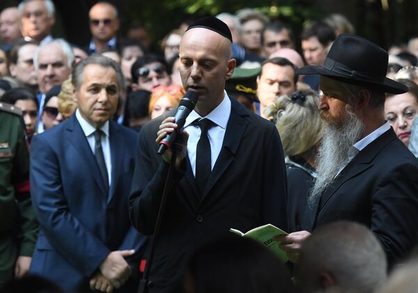 Сын Кобзона Андрей на церемонии похорон народного артиста СССР - Sputnik Беларусь