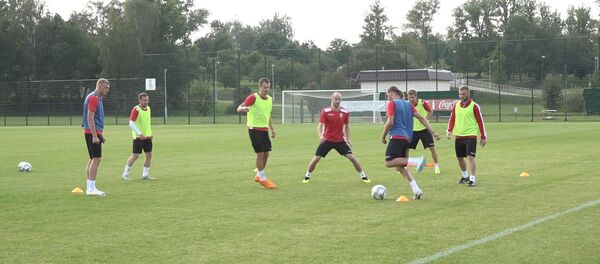 Відэафакт: зборная Беларусі трэніруецца перад стартам у Лізе нацый Відэафакт: зборная Беларусі трэніруецца перад стартам у Лізе нацый - Sputnik Беларусь