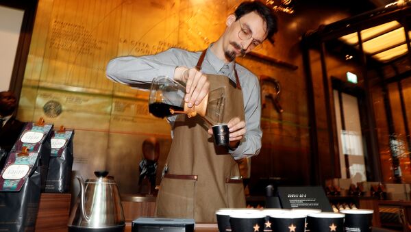 Американская сеть кофеен Starbucks объявила об открытии своей лучшей кофейни в Милане - Sputnik Беларусь