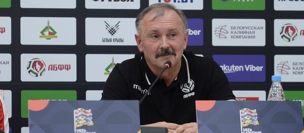 Главный тренер сборной Беларуси по футболу Игорь Криушенко - Sputnik Беларусь