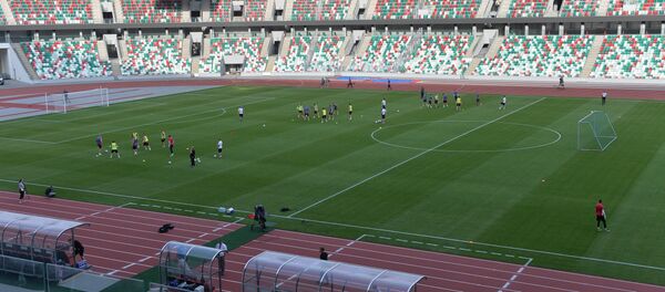 Трэніроўка зборнай Беларусі па футболе на стадыёне Дынама - Sputnik Беларусь