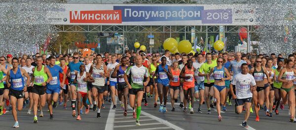 В текущем году в главном спортивном мероприятии Минска приняли участие около 35 тысяч человек. - Sputnik Беларусь