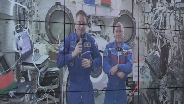 Открытый урок с космонавтами с МКС прошел для белорусских школьников - Sputnik Беларусь