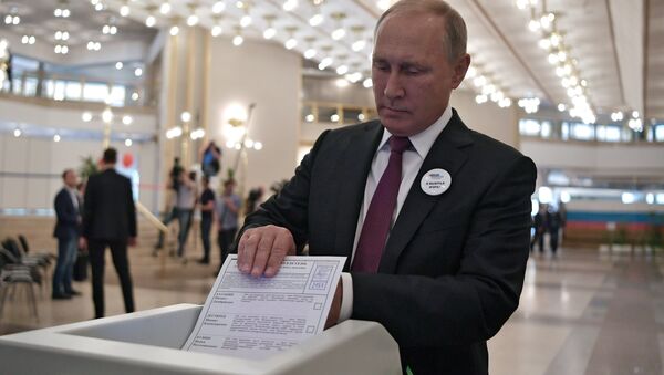 Президент РФ В. Путин принял участие в голосовании на выборах мэра Москвы - Sputnik Беларусь