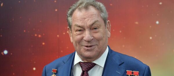 Белорусский космонавт Владимир Коваленок - Sputnik Беларусь