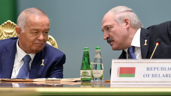 Президент Узбекистана Ислам Каримов (слева) и президент Беларуси Александр Лукашенко - Sputnik Беларусь