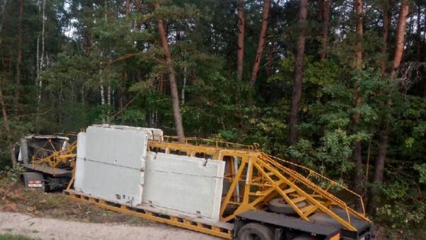 МАЗ врезался в дерево в Кобринском районе - Sputnik Беларусь
