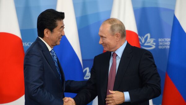 Президент России Владимир Путин и премьер-министр Японии Сндзо Абэ - Sputnik Беларусь