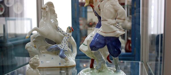 Фигурки производства Минского фарфорового завода - Sputnik Беларусь