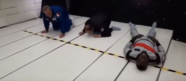 Усэйн Болт пробежал дистанцию в условиях невесомости, видео  - Sputnik Беларусь