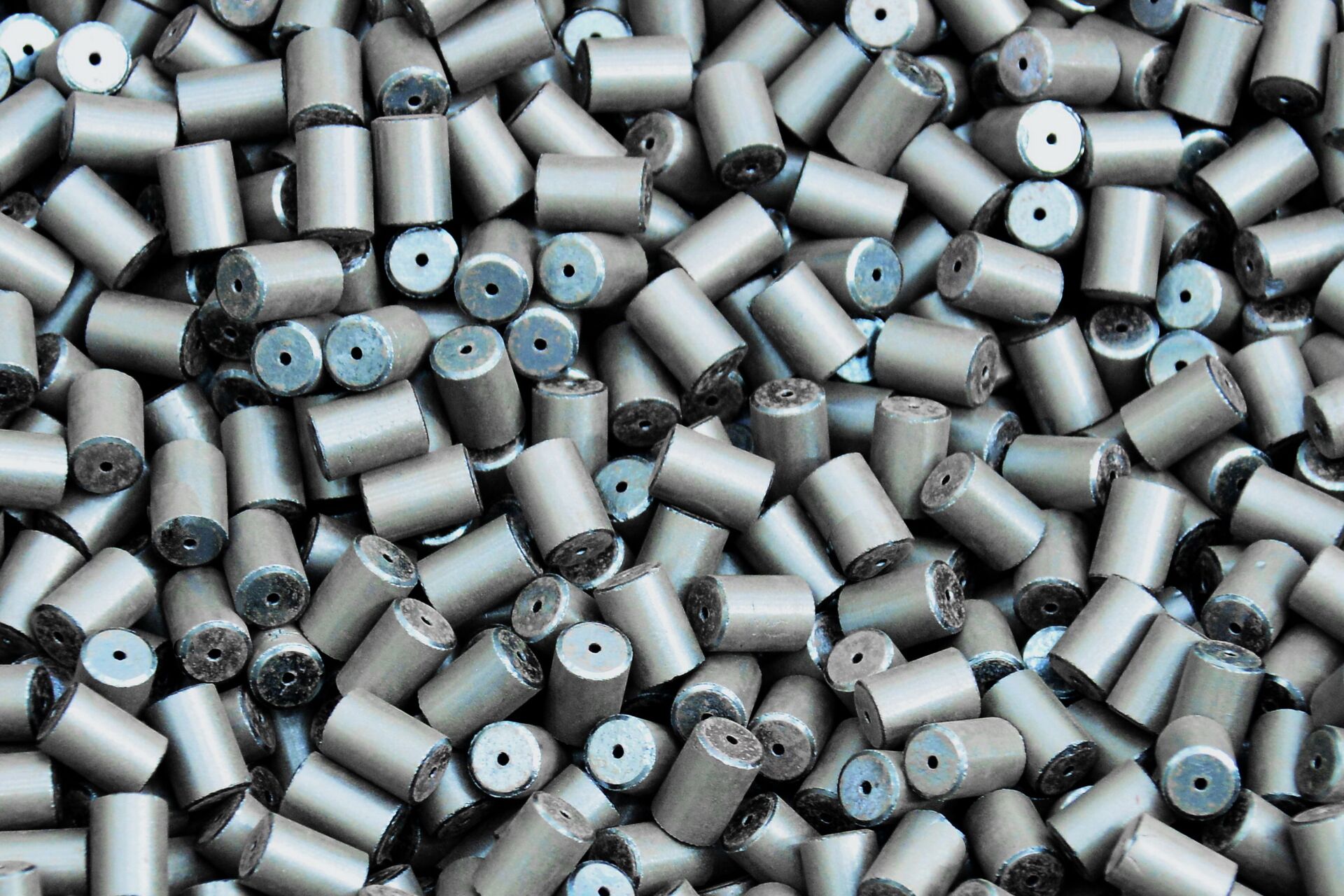 Топливные таблетки ядерного керамического топлива Топливные таблетки ядерного керамического топлива - Sputnik Беларусь, 1920, 09.12.2025