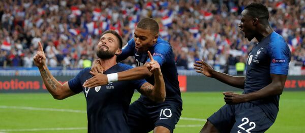 Оливье Жиру отпраздновал свой второй гол в матче Франция - Нидерланды - Sputnik Беларусь