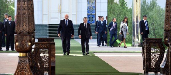 Президент Беларуси Александр Лукашенко и президент Узбекистана Шавкат Мирзиеев - Sputnik Беларусь
