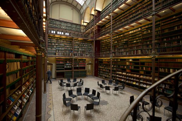 Исследовательская библиотека Рейксмюсеум является крупнейшей библиотекой исследований истории искусств в Нидерландах и частью художественного музея. - Sputnik Беларусь