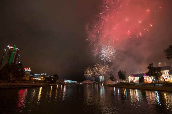 Фотофакт: салют на закрытии мотосезона H.O.G. Rally Minsk 2018 - Sputnik Беларусь